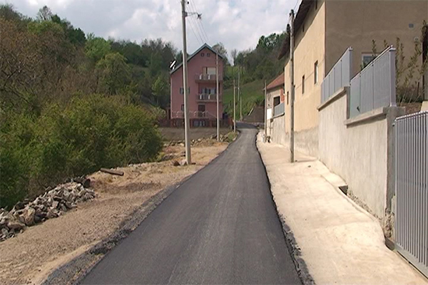 Asfaltiranje seoskih ulica u mesnim zajednicama Mokranje i Dupljane
