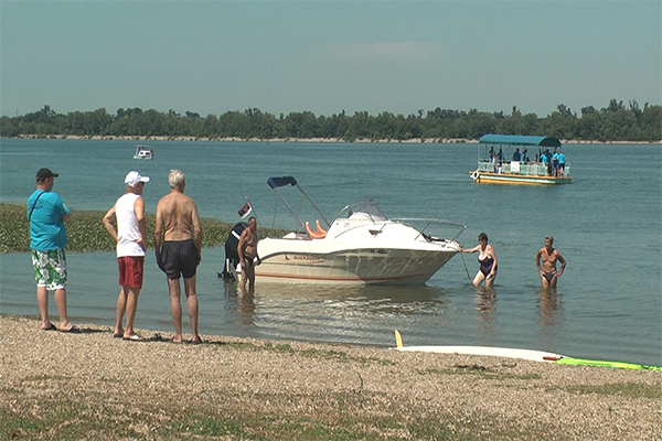 U okviru programa „Negotinsko leto 2017.“ na Kusjaku je dočekana dunavska regata.