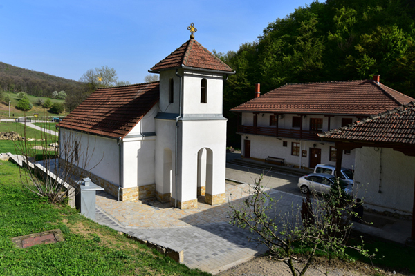 Crkva Vaznesenja Gospodnjeg u manastiru Vratna ukrašena novim freskama