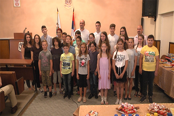 Opština Negotin nagradila najbolje učenike