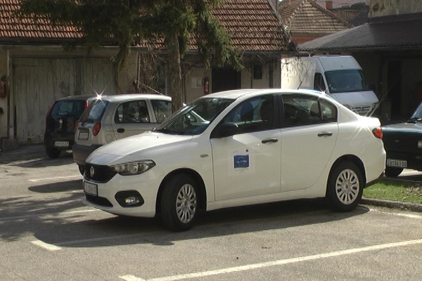 ZAJEČAR: Mobilni tim za inkluziju Roma dobio automobil i laptop (VIDEO)