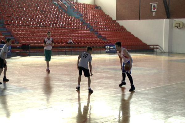 U Zaječaru održano gradsko takmičenje u košarci za osnovce (VIDEO)