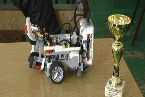 Zaječarci osvojili 3. mesto na Republičkom takmičenju u programiranju robota (VIDEO)