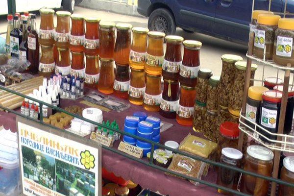 U Zaječaru održana prodajna izložba meda i pčelarske opreme (VIDEO)