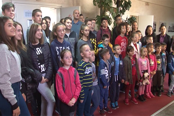 Predsednik opštine Negotin primio je predstavnike učenika osnovnih i srednjih škola i dečijeg vrtića Pčelica