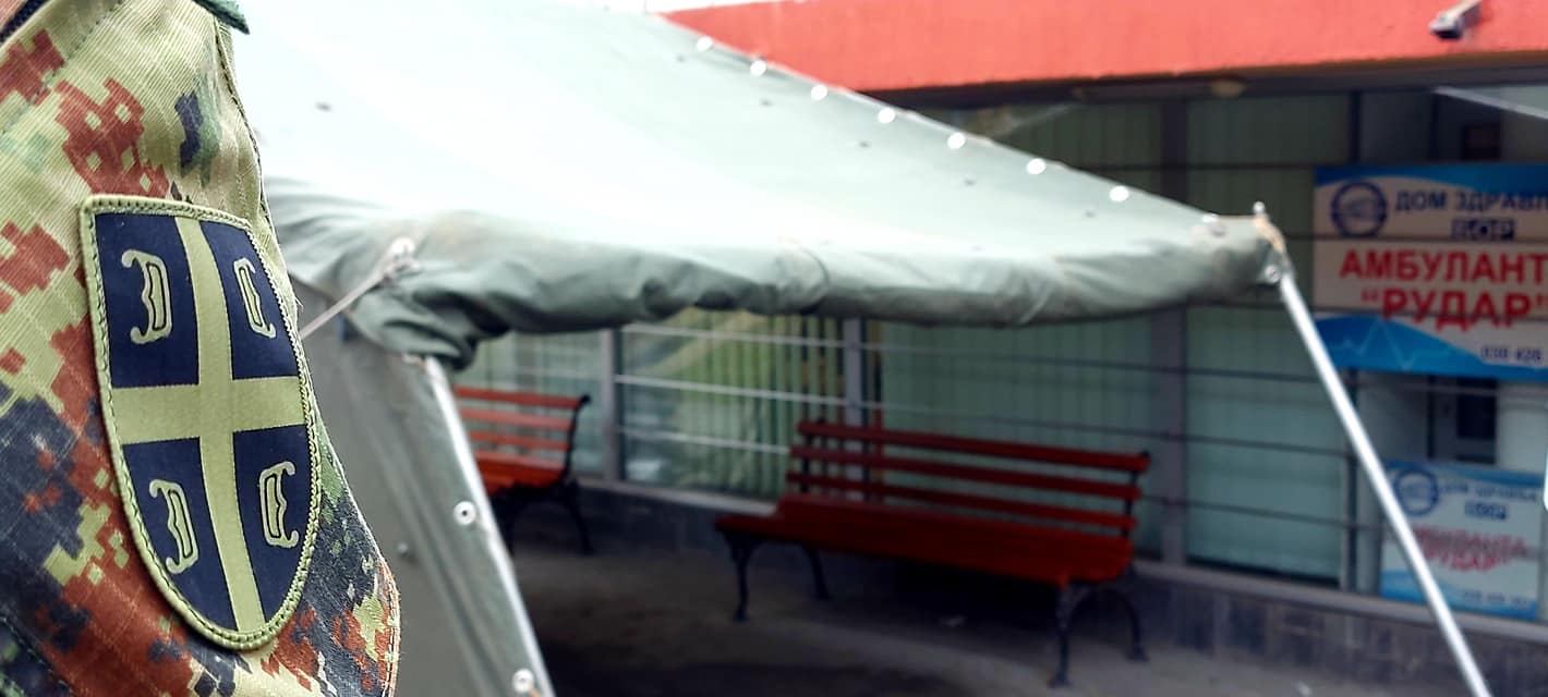 Postavljeni šatori ispred prijemnih odeljenja za kovid pacijente