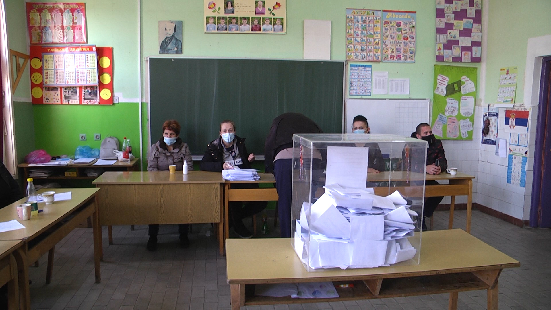 Do 12.00 sati, prema podacima GIK-a u Zaječaru je glasalo 16,37 odsto ukupno upisanih birača
