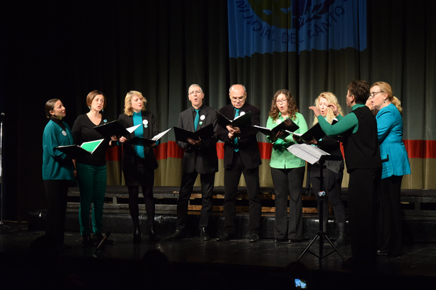 Svetski dan horskog pevanja ( World choral day) obeležen je sinoć u Zaječaru u sali Pozorišta
