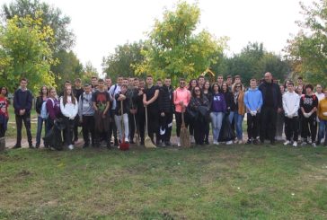Negotinski srednjoškolci organizovali ekološku akciju u park šumi 