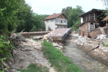 U Borskim selima je u toku sanacija oštećenih puteva u nedavnim poplavama