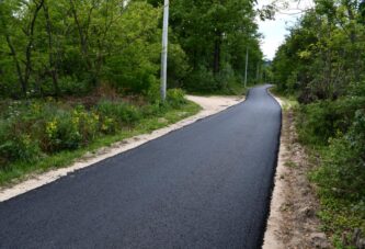 Asfalirano 1000m puteva u četiri rejona u Plavni