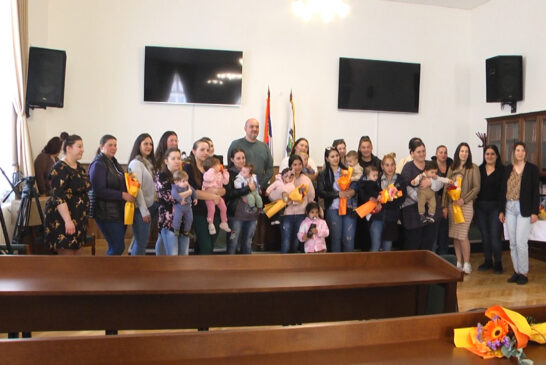 Negotin: Poklon čestitke za 24 majke