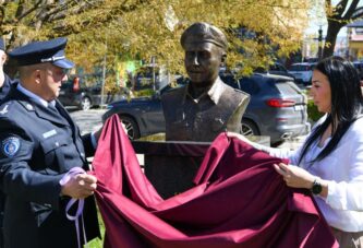 Svеčano otkrivеna bista policajcu Ivanu Đurđеvcu u Zajеčaru